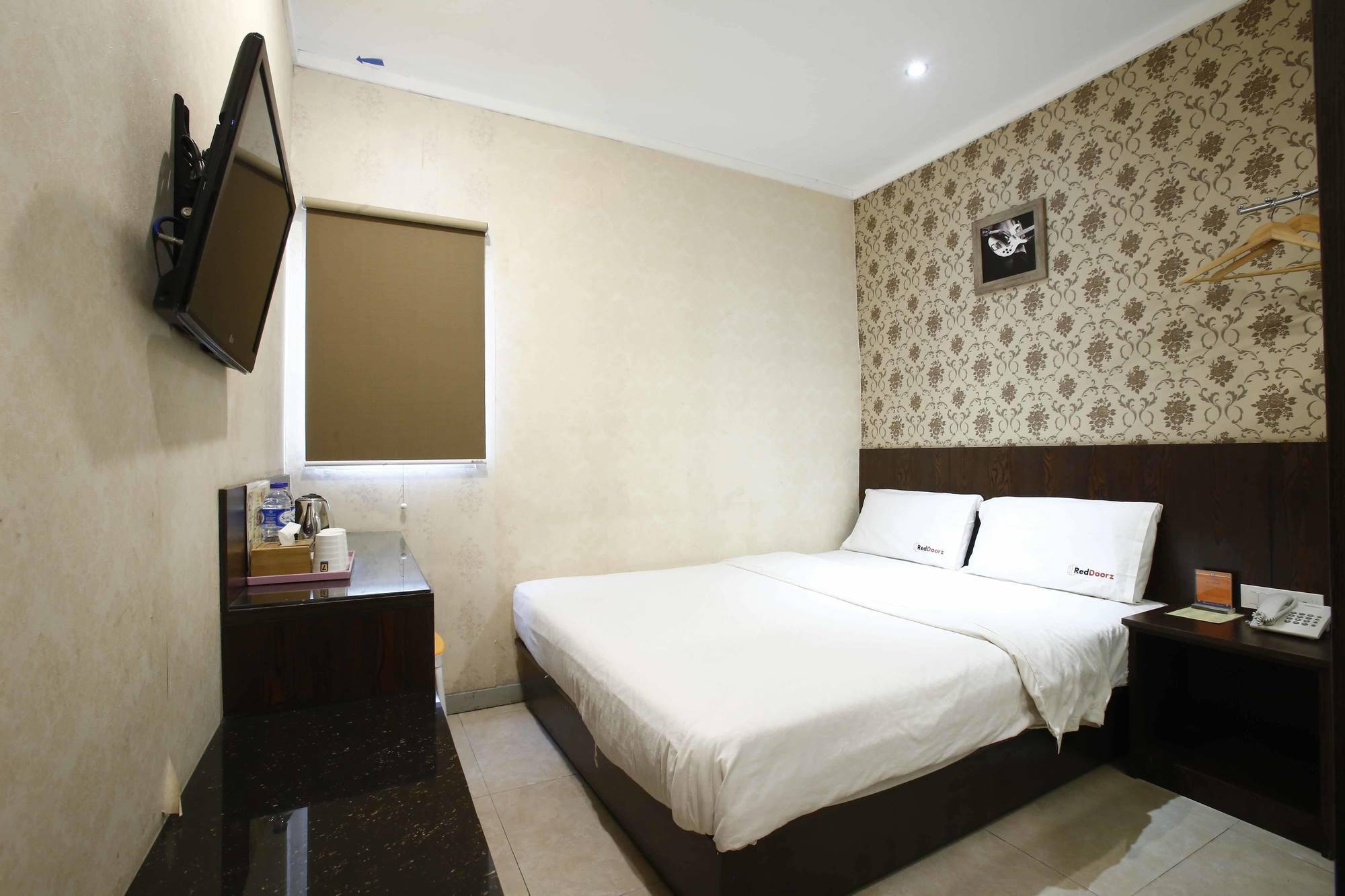Reddoorz @ Gajah Mada Hotel จาการ์ตา ภายนอก รูปภาพ