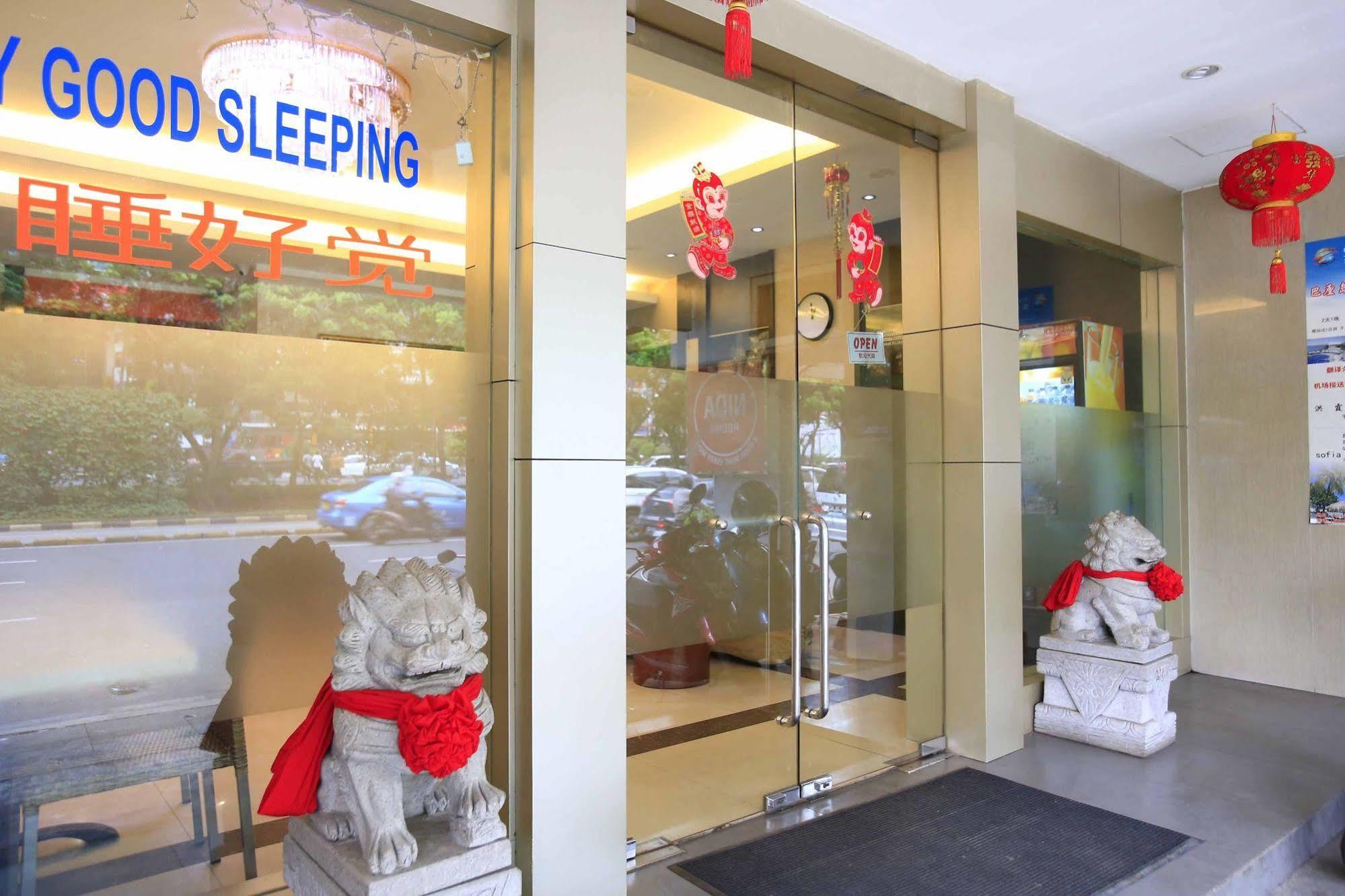 Reddoorz @ Gajah Mada Hotel จาการ์ตา ภายนอก รูปภาพ